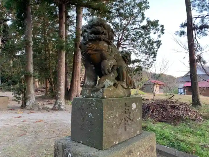 諏訪神社の狛犬