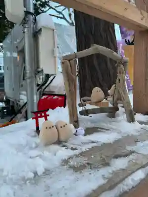 札幌諏訪神社の像