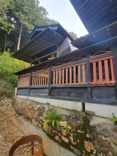 小梥神社の本殿