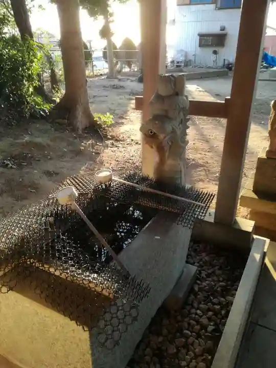 諏訪神社の手水舎