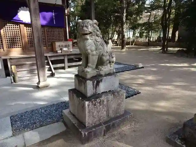 生瀬皇太神社の狛犬