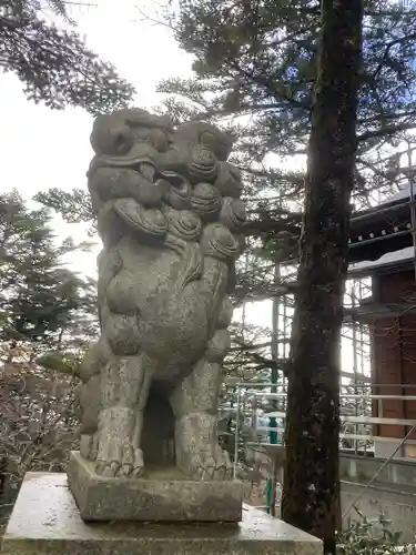 石鎚神社　土小屋遥拝殿の狛犬