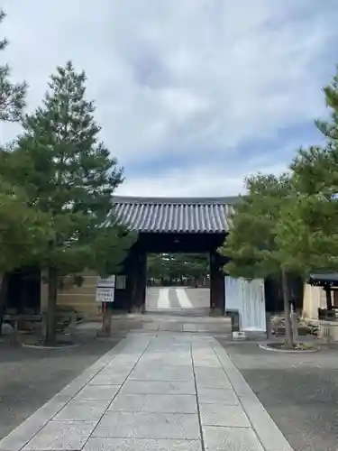 大慈院の山門・神門