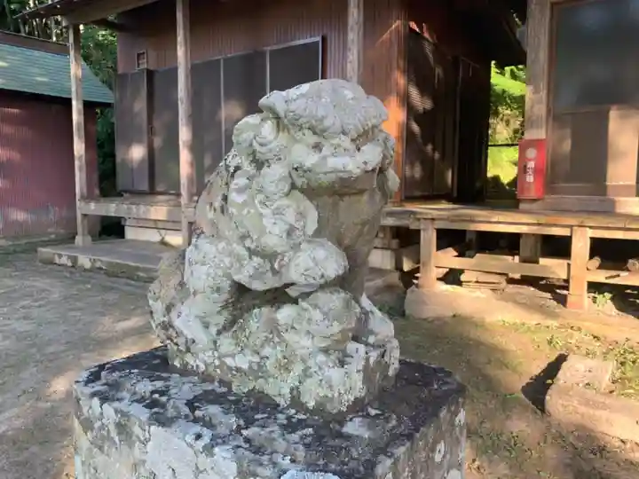 諏訪神社の狛犬
