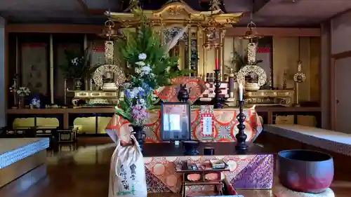 本勝寺の本殿・本堂