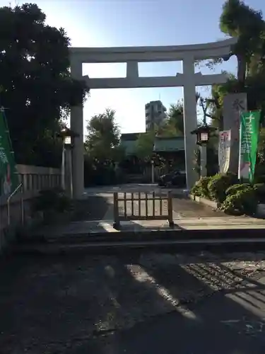 新宿下落合氷川神社の鳥居