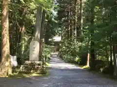 御岩神社の建物その他