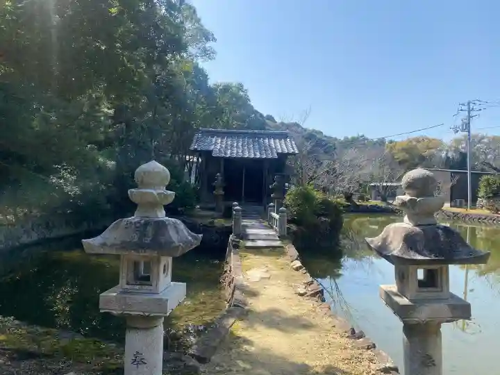 興善寺の{uncategorized: "未分類", other: "その他", undefined: "問題あり", building: "その他建物", grave: "お墓", sacred_gate: "鳥居", guardian: "狛犬", statue: "像", buddha: "仏像", history: "歴史", nature: "自然", garden: "庭園", animal: "動物", pagoda: "塔", temizu: "手水舎", mountain_gate: "山門・神門", sanctuary: "本殿・本堂", subordinate: "末社・摂社", art: "芸術", scenery: "景色", jizo: "地蔵", ema: "絵馬", goshuin: "御朱印", omikuji: "おみくじ", items: "授与品その他", amulet: "お守り", goshuincho: "御朱印帳", eats: "食事", festival: "お祭り", votive_dance: "神楽", shichigosan: "七五三参", wedding: "結婚式", experience: "体験その他", initially: "初詣", around: "周辺", anti_infection: "感染症対策"}
