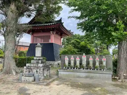 西蓮寺の{uncategorized: "未分類", other: "その他", undefined: "問題あり", building: "その他建物", grave: "お墓", sacred_gate: "鳥居", guardian: "狛犬", statue: "像", buddha: "仏像", history: "歴史", nature: "自然", garden: "庭園", animal: "動物", pagoda: "塔", temizu: "手水舎", mountain_gate: "山門・神門", sanctuary: "本殿・本堂", subordinate: "末社・摂社", art: "芸術", scenery: "景色", jizo: "地蔵", ema: "絵馬", goshuin: "御朱印", omikuji: "おみくじ", items: "授与品その他", amulet: "お守り", goshuincho: "御朱印帳", eats: "食事", festival: "お祭り", votive_dance: "神楽", shichigosan: "七五三参", wedding: "結婚式", experience: "体験その他", initially: "初詣", around: "周辺", anti_infection: "感染症対策"}