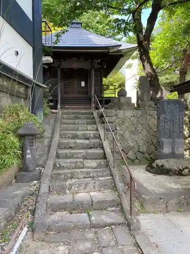 薬師堂（鶴の休石）(山形県)