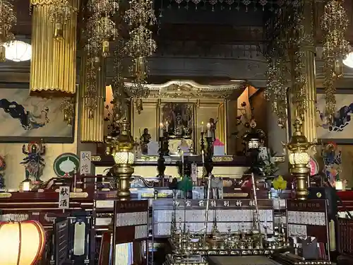 成田山札幌別院新栄寺の本殿・本堂