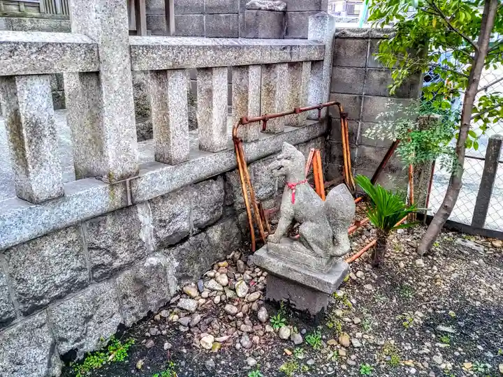 稲荷社(八左ヱ門新田稲荷社)の狛犬