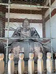 三国神社の像