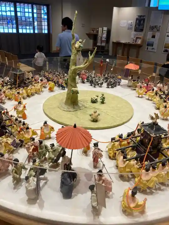 北海道神宮の{uncategorized: "未分類", other: "その他", undefined: "問題あり", building: "その他建物", grave: "お墓", sacred_gate: "鳥居", guardian: "狛犬", statue: "像", buddha: "仏像", history: "歴史", nature: "自然", garden: "庭園", animal: "動物", pagoda: "塔", temizu: "手水舎", mountain_gate: "山門・神門", sanctuary: "本殿・本堂", subordinate: "末社・摂社", art: "芸術", scenery: "景色", jizo: "地蔵", ema: "絵馬", goshuin: "御朱印", omikuji: "おみくじ", items: "授与品その他", amulet: "お守り", goshuincho: "御朱印帳", eats: "食事", festival: "お祭り", votive_dance: "神楽", shichigosan: "七五三参", wedding: "結婚式", experience: "体験その他", initially: "初詣", around: "周辺", anti_infection: "感染症対策"}