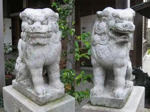 御嶽山神社の狛犬