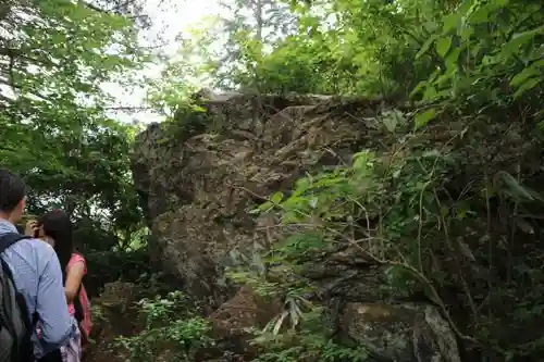 御岩神社の建物その他