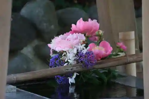 高司神社〜むすびの神の鎮まる社〜の手水舎