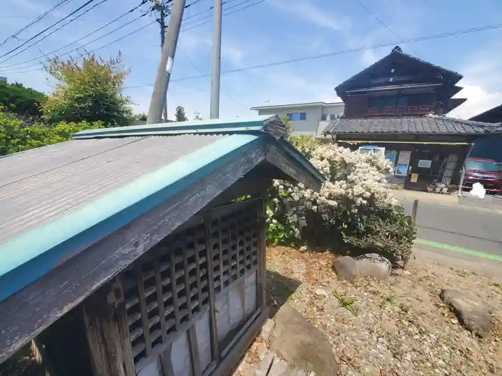 原商店前の祠(群馬県)