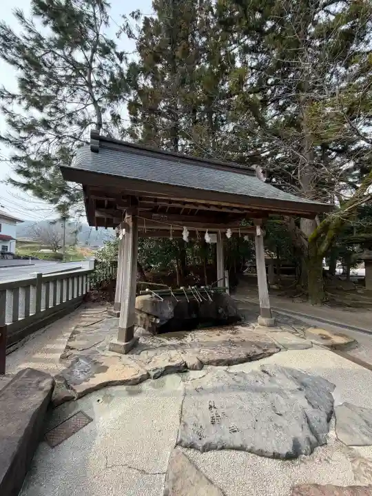 八重垣神社の{uncategorized: "未分類", other: "その他", undefined: "問題あり", building: "その他建物", grave: "お墓", sacred_gate: "鳥居", guardian: "狛犬", statue: "像", buddha: "仏像", history: "歴史", nature: "自然", garden: "庭園", animal: "動物", pagoda: "塔", temizu: "手水舎", mountain_gate: "山門・神門", sanctuary: "本殿・本堂", subordinate: "末社・摂社", art: "芸術", scenery: "景色", jizo: "地蔵", ema: "絵馬", goshuin: "御朱印", omikuji: "おみくじ", items: "授与品その他", amulet: "お守り", goshuincho: "御朱印帳", eats: "食事", festival: "お祭り", votive_dance: "神楽", shichigosan: "七五三参", wedding: "結婚式", experience: "体験その他", initially: "初詣", around: "周辺", anti_infection: "感染症対策"}