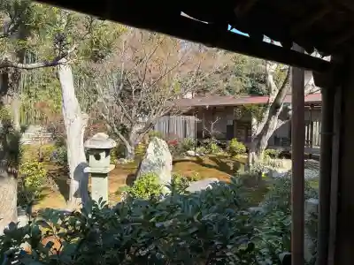 鹿王院の{uncategorized: "未分類", other: "その他", undefined: "問題あり", building: "その他建物", grave: "お墓", sacred_gate: "鳥居", guardian: "狛犬", statue: "像", buddha: "仏像", history: "歴史", nature: "自然", garden: "庭園", animal: "動物", pagoda: "塔", temizu: "手水舎", mountain_gate: "山門・神門", sanctuary: "本殿・本堂", subordinate: "末社・摂社", art: "芸術", scenery: "景色", jizo: "地蔵", ema: "絵馬", goshuin: "御朱印", omikuji: "おみくじ", items: "授与品その他", amulet: "お守り", goshuincho: "御朱印帳", eats: "食事", festival: "お祭り", votive_dance: "神楽", shichigosan: "七五三参", wedding: "結婚式", experience: "体験その他", initially: "初詣", around: "周辺", anti_infection: "感染症対策"}