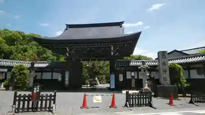 京都乃木神社の山門・神門