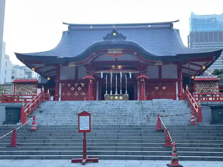 花園神社の本殿・本堂