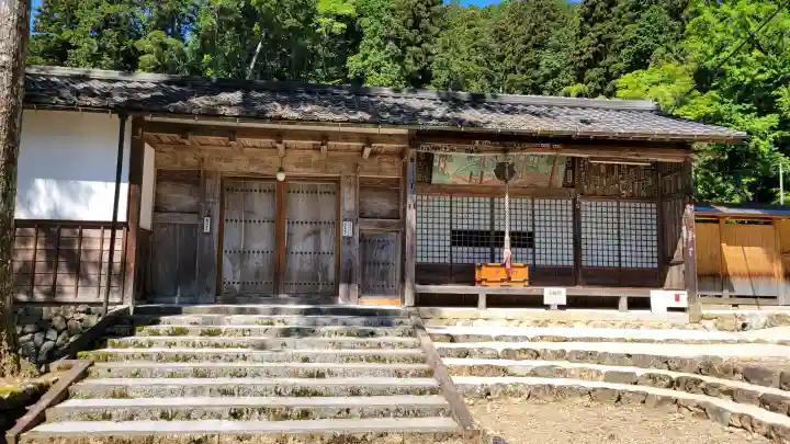 華厳寺の{uncategorized: "未分類", other: "その他", undefined: "問題あり", building: "その他建物", grave: "お墓", sacred_gate: "鳥居", guardian: "狛犬", statue: "像", buddha: "仏像", history: "歴史", nature: "自然", garden: "庭園", animal: "動物", pagoda: "塔", temizu: "手水舎", mountain_gate: "山門・神門", sanctuary: "本殿・本堂", subordinate: "末社・摂社", art: "芸術", scenery: "景色", jizo: "地蔵", ema: "絵馬", goshuin: "御朱印", omikuji: "おみくじ", items: "授与品その他", amulet: "お守り", goshuincho: "御朱印帳", eats: "食事", festival: "お祭り", votive_dance: "神楽", shichigosan: "七五三参", wedding: "結婚式", experience: "体験その他", initially: "初詣", around: "周辺", anti_infection: "感染症対策"}