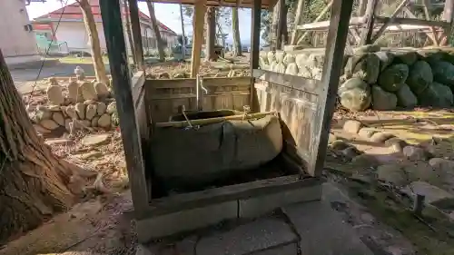 天神神社の{uncategorized: "未分類", other: "その他", undefined: "問題あり", building: "その他建物", grave: "お墓", sacred_gate: "鳥居", guardian: "狛犬", statue: "像", buddha: "仏像", history: "歴史", nature: "自然", garden: "庭園", animal: "動物", pagoda: "塔", temizu: "手水舎", mountain_gate: "山門・神門", sanctuary: "本殿・本堂", subordinate: "末社・摂社", art: "芸術", scenery: "景色", jizo: "地蔵", ema: "絵馬", goshuin: "御朱印", omikuji: "おみくじ", items: "授与品その他", amulet: "お守り", goshuincho: "御朱印帳", eats: "食事", festival: "お祭り", votive_dance: "神楽", shichigosan: "七五三参", wedding: "結婚式", experience: "体験その他", initially: "初詣", around: "周辺", anti_infection: "感染症対策"}