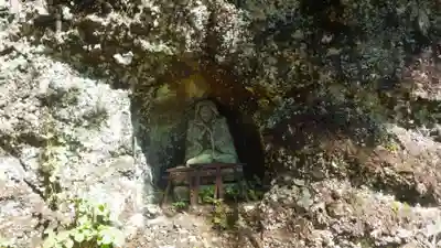 深草岩屋観音堂(深草山瑞岩寺奥院)(山梨県)