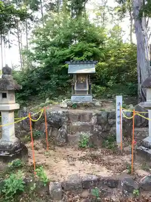 東之宮社の末社・摂社