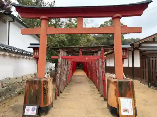 白鳥神社の{uncategorized: "未分類", other: "その他", undefined: "問題あり", building: "その他建物", grave: "お墓", sacred_gate: "鳥居", guardian: "狛犬", statue: "像", buddha: "仏像", history: "歴史", nature: "自然", garden: "庭園", animal: "動物", pagoda: "塔", temizu: "手水舎", mountain_gate: "山門・神門", sanctuary: "本殿・本堂", subordinate: "末社・摂社", art: "芸術", scenery: "景色", jizo: "地蔵", ema: "絵馬", goshuin: "御朱印", omikuji: "おみくじ", items: "授与品その他", amulet: "お守り", goshuincho: "御朱印帳", eats: "食事", festival: "お祭り", votive_dance: "神楽", shichigosan: "七五三参", wedding: "結婚式", experience: "体験その他", initially: "初詣", around: "周辺", anti_infection: "感染症対策"}