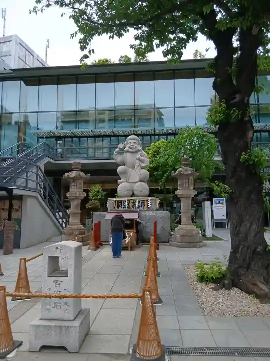 神田神社(神田明神)の{uncategorized: "未分類", other: "その他", undefined: "問題あり", building: "その他建物", grave: "お墓", sacred_gate: "鳥居", guardian: "狛犬", statue: "像", buddha: "仏像", history: "歴史", nature: "自然", garden: "庭園", animal: "動物", pagoda: "塔", temizu: "手水舎", mountain_gate: "山門・神門", sanctuary: "本殿・本堂", subordinate: "末社・摂社", art: "芸術", scenery: "景色", jizo: "地蔵", ema: "絵馬", goshuin: "御朱印", omikuji: "おみくじ", items: "授与品その他", amulet: "お守り", goshuincho: "御朱印帳", eats: "食事", festival: "お祭り", votive_dance: "神楽", shichigosan: "七五三参", wedding: "結婚式", experience: "体験その他", initially: "初詣", around: "周辺", anti_infection: "感染症対策"}