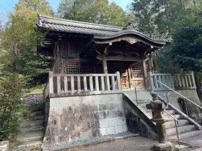 日吉神社の{uncategorized: "未分類", other: "その他", undefined: "問題あり", building: "その他建物", grave: "お墓", sacred_gate: "鳥居", guardian: "狛犬", statue: "像", buddha: "仏像", history: "歴史", nature: "自然", garden: "庭園", animal: "動物", pagoda: "塔", temizu: "手水舎", mountain_gate: "山門・神門", sanctuary: "本殿・本堂", subordinate: "末社・摂社", art: "芸術", scenery: "景色", jizo: "地蔵", ema: "絵馬", goshuin: "御朱印", omikuji: "おみくじ", items: "授与品その他", amulet: "お守り", goshuincho: "御朱印帳", eats: "食事", festival: "お祭り", votive_dance: "神楽", shichigosan: "七五三参", wedding: "結婚式", experience: "体験その他", initially: "初詣", around: "周辺", anti_infection: "感染症対策"}