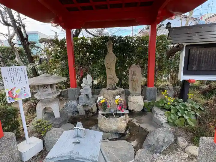 蓮光院 初馬寺の{uncategorized: "未分類", other: "その他", undefined: "問題あり", building: "その他建物", grave: "お墓", sacred_gate: "鳥居", guardian: "狛犬", statue: "像", buddha: "仏像", history: "歴史", nature: "自然", garden: "庭園", animal: "動物", pagoda: "塔", temizu: "手水舎", mountain_gate: "山門・神門", sanctuary: "本殿・本堂", subordinate: "末社・摂社", art: "芸術", scenery: "景色", jizo: "地蔵", ema: "絵馬", goshuin: "御朱印", omikuji: "おみくじ", items: "授与品その他", amulet: "お守り", goshuincho: "御朱印帳", eats: "食事", festival: "お祭り", votive_dance: "神楽", shichigosan: "七五三参", wedding: "結婚式", experience: "体験その他", initially: "初詣", around: "周辺", anti_infection: "感染症対策"}