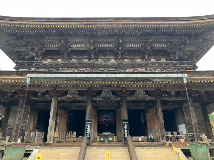 金峯山寺の本殿・本堂