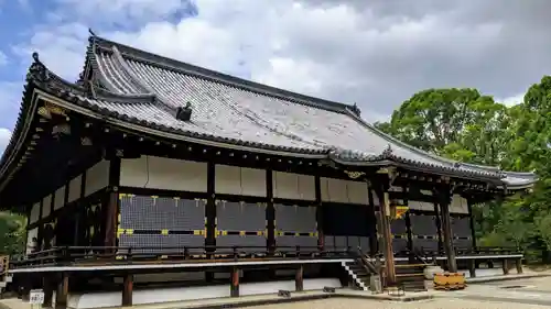 仁和寺の本殿