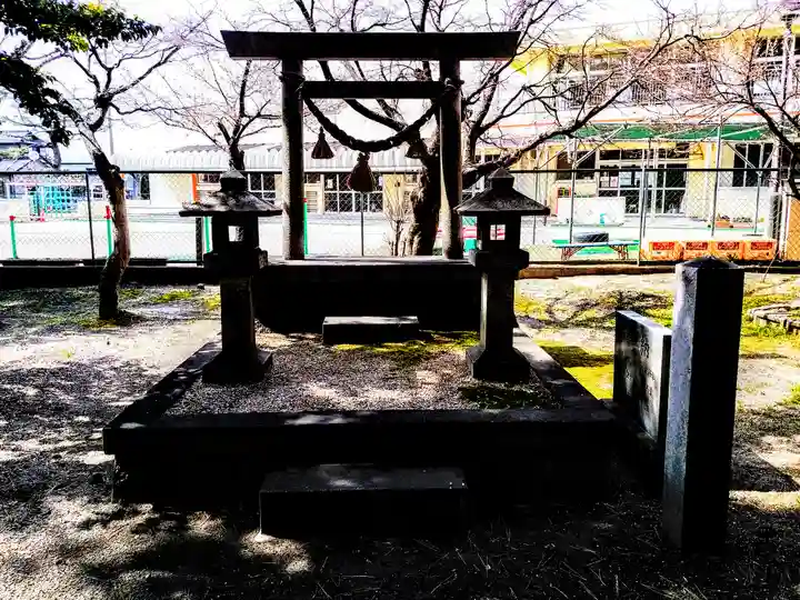 稲荷神社(伏見屋稲荷神社)の鳥居