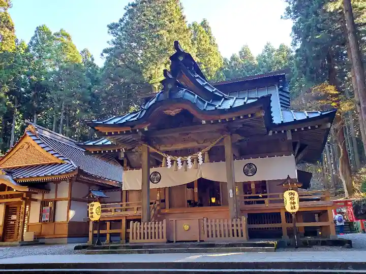 御岩神社の本殿・本堂