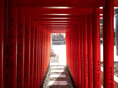 東京羽田 穴守稲荷神社の{uncategorized: "未分類", other: "その他", undefined: "問題あり", building: "その他建物", grave: "お墓", sacred_gate: "鳥居", guardian: "狛犬", statue: "像", buddha: "仏像", history: "歴史", nature: "自然", garden: "庭園", animal: "動物", pagoda: "塔", temizu: "手水舎", mountain_gate: "山門・神門", sanctuary: "本殿・本堂", subordinate: "末社・摂社", art: "芸術", scenery: "景色", jizo: "地蔵", ema: "絵馬", goshuin: "御朱印", omikuji: "おみくじ", items: "授与品その他", amulet: "お守り", goshuincho: "御朱印帳", eats: "食事", festival: "お祭り", votive_dance: "神楽", shichigosan: "七五三参", wedding: "結婚式", experience: "体験その他", initially: "初詣", around: "周辺", anti_infection: "感染症対策"}
