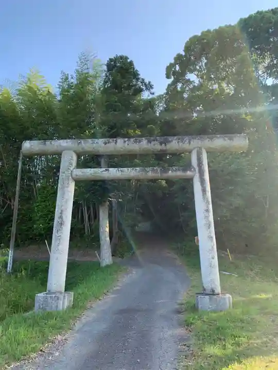 東宮神社の鳥居