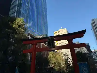 福徳神社（芽吹稲荷）の{uncategorized: "未分類", other: "その他", undefined: "問題あり", building: "その他建物", grave: "お墓", sacred_gate: "鳥居", guardian: "狛犬", statue: "像", buddha: "仏像", history: "歴史", nature: "自然", garden: "庭園", animal: "動物", pagoda: "塔", temizu: "手水舎", mountain_gate: "山門・神門", sanctuary: "本殿・本堂", subordinate: "末社・摂社", art: "芸術", scenery: "景色", jizo: "地蔵", ema: "絵馬", goshuin: "御朱印", omikuji: "おみくじ", items: "授与品その他", amulet: "お守り", goshuincho: "御朱印帳", eats: "食事", festival: "お祭り", votive_dance: "神楽", shichigosan: "七五三参", wedding: "結婚式", experience: "体験その他", initially: "初詣", around: "周辺", anti_infection: "感染症対策"}