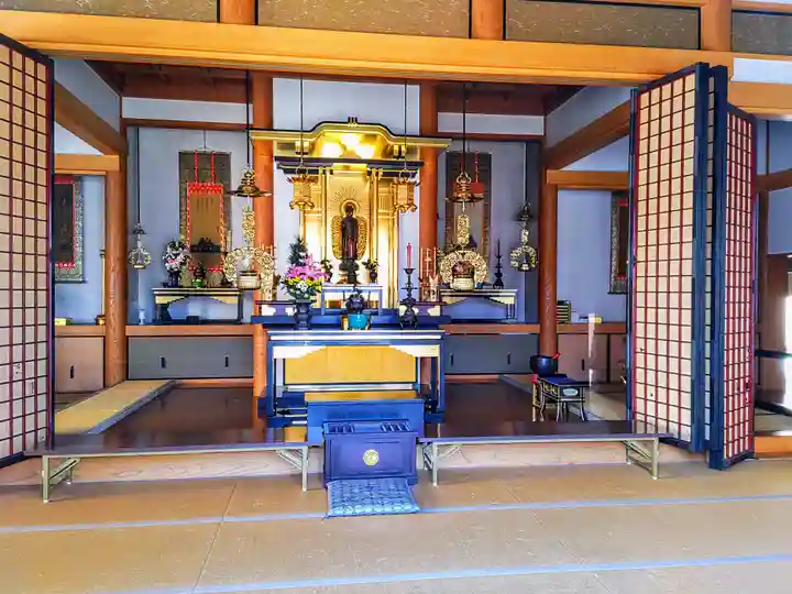 照蓮坊の本殿・本堂