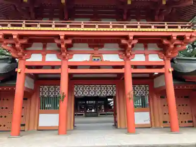 武蔵一宮氷川神社の山門・神門