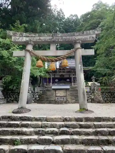 白川八幡神社の鳥居