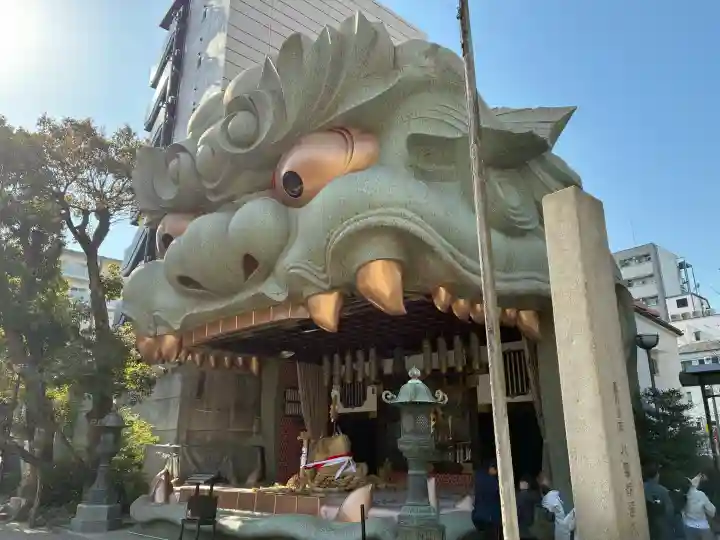 難波八阪神社の{uncategorized: "未分類", other: "その他", undefined: "問題あり", building: "その他建物", grave: "お墓", sacred_gate: "鳥居", guardian: "狛犬", statue: "像", buddha: "仏像", history: "歴史", nature: "自然", garden: "庭園", animal: "動物", pagoda: "塔", temizu: "手水舎", mountain_gate: "山門・神門", sanctuary: "本殿・本堂", subordinate: "末社・摂社", art: "芸術", scenery: "景色", jizo: "地蔵", ema: "絵馬", goshuin: "御朱印", omikuji: "おみくじ", items: "授与品その他", amulet: "お守り", goshuincho: "御朱印帳", eats: "食事", festival: "お祭り", votive_dance: "神楽", shichigosan: "七五三参", wedding: "結婚式", experience: "体験その他", initially: "初詣", around: "周辺", anti_infection: "感染症対策"}