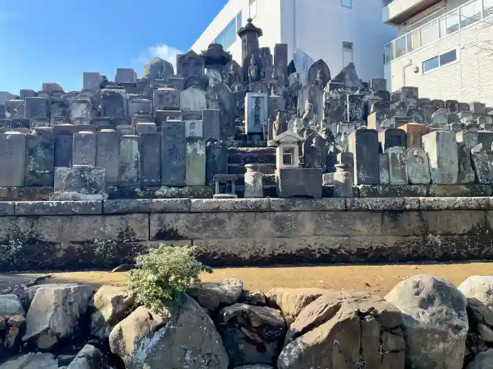 瑞円寺の{uncategorized: "未分類", other: "その他", undefined: "問題あり", building: "その他建物", grave: "お墓", sacred_gate: "鳥居", guardian: "狛犬", statue: "像", buddha: "仏像", history: "歴史", nature: "自然", garden: "庭園", animal: "動物", pagoda: "塔", temizu: "手水舎", mountain_gate: "山門・神門", sanctuary: "本殿・本堂", subordinate: "末社・摂社", art: "芸術", scenery: "景色", jizo: "地蔵", ema: "絵馬", goshuin: "御朱印", omikuji: "おみくじ", items: "授与品その他", amulet: "お守り", goshuincho: "御朱印帳", eats: "食事", festival: "お祭り", votive_dance: "神楽", shichigosan: "七五三参", wedding: "結婚式", experience: "体験その他", initially: "初詣", around: "周辺", anti_infection: "感染症対策"}