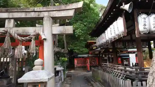 満足稲荷神社の鳥居