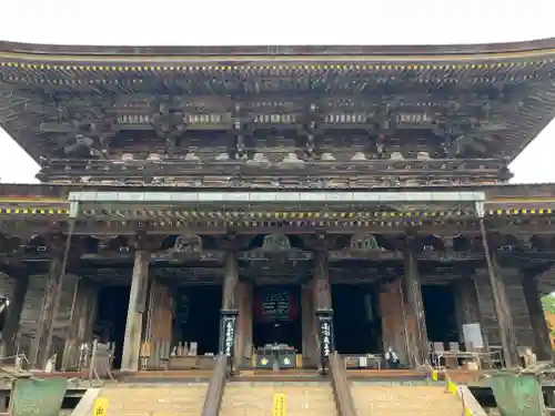 金峯山寺の本殿・本堂