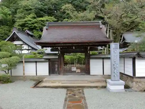 室生寺の山門