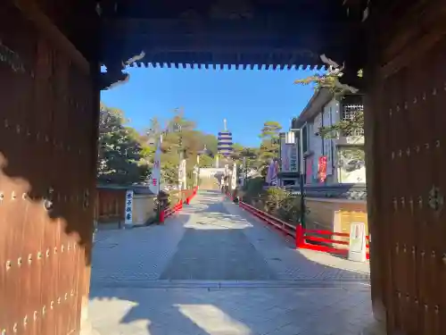 中山寺の{uncategorized: "未分類", other: "その他", undefined: "問題あり", building: "その他建物", grave: "お墓", sacred_gate: "鳥居", guardian: "狛犬", statue: "像", buddha: "仏像", history: "歴史", nature: "自然", garden: "庭園", animal: "動物", pagoda: "塔", temizu: "手水舎", mountain_gate: "山門・神門", sanctuary: "本殿・本堂", subordinate: "末社・摂社", art: "芸術", scenery: "景色", jizo: "地蔵", ema: "絵馬", goshuin: "御朱印", omikuji: "おみくじ", items: "授与品その他", amulet: "お守り", goshuincho: "御朱印帳", eats: "食事", festival: "お祭り", votive_dance: "神楽", shichigosan: "七五三参", wedding: "結婚式", experience: "体験その他", initially: "初詣", around: "周辺", anti_infection: "感染症対策"}